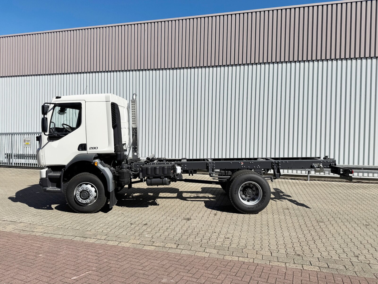 Nový Hákový nosič kontajnerov FL 280 4x4 FL 280 4x4: obrázok 14