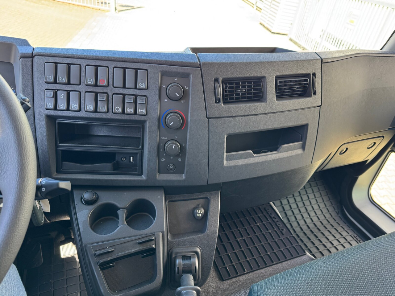 FL 280 4x4 FL 280 4x4, Nebenantrieb - Podvozek s kabinou: obrázok 4 FL 280 4x4 FL 280 4x4, Nebenantrieb - Podvozek s kabinou: obrázok 4
