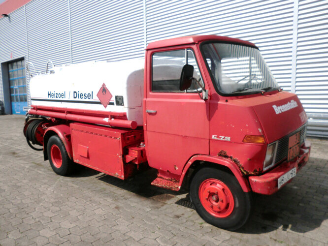 Hanomag F 75/35 Ki Hanomag-Henschel F 75/35 Ki, 5 cbm - Cisternové vozidlo: obrázok 1 Hanomag F 75/35 Ki Hanomag-Henschel F 75/35 Ki, 5 cbm - Cisternové vozidlo: obrázok 1