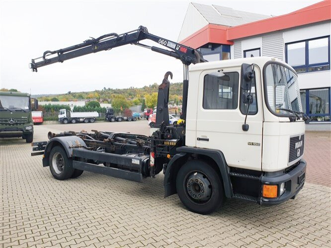 MAN 14.152 F 4x2 BB 14.152 F 4x2 BB mit Kran Hiab 060-2 - Hákový nosič kontajnerov, Auto s hydraulickou rukou: obrázok 2 MAN 14.152 F 4x2 BB 14.152 F 4x2 BB mit Kran Hiab 060-2 - Hákový nosič kontajnerov, Auto s hydraulickou rukou: obrázok 2