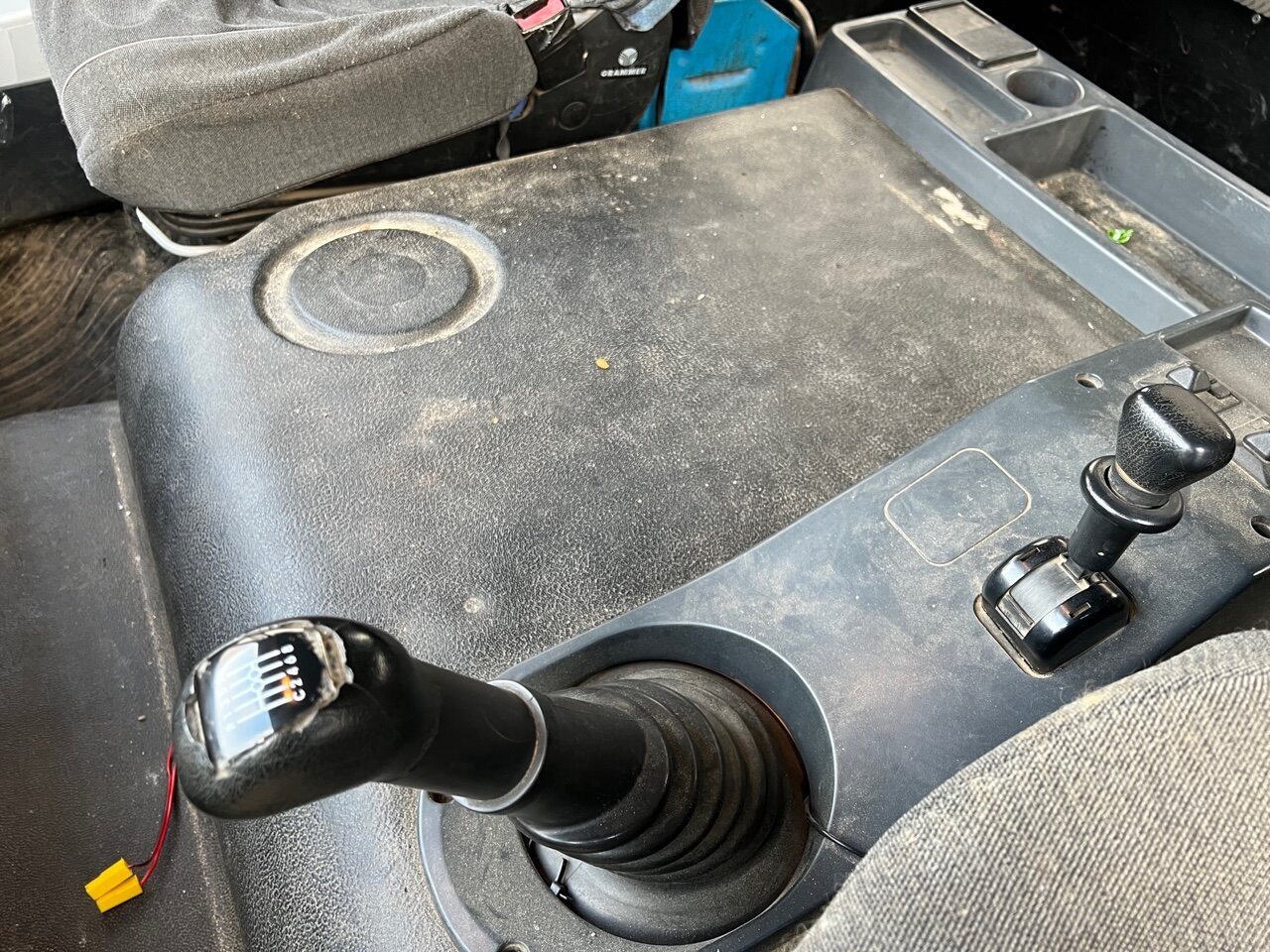 MAN 14.225 LAK 4x4 BB Doka 14.225 LAK 4x4 BB Doka, Winterdienstausstattung - Sklápač: obrázok 3 MAN 14.225 LAK 4x4 BB Doka 14.225 LAK 4x4 BB Doka, Winterdienstausstattung - Sklápač: obrázok 3