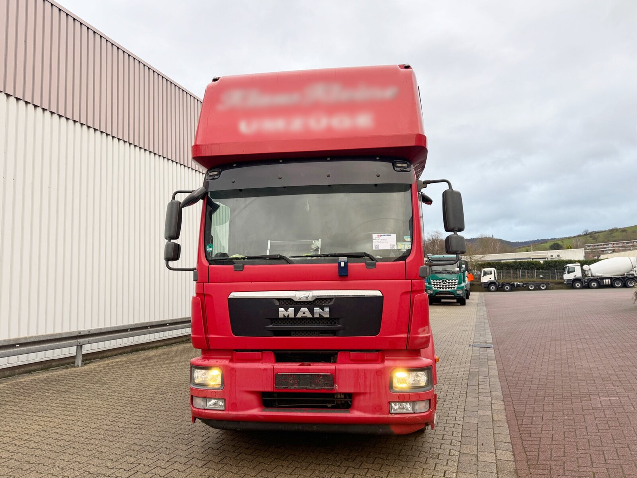 Skříňový nákladní auto MAN TGM 15.290 4x2 LL TGM 15.290 4x2 LL, Topsleeper, LBW MBB, Möbelkoffer: obrázok 8 Skříňový nákladní auto MAN TGM 15.290 4x2 LL TGM 15.290 4x2 LL, Topsleeper, LBW MBB, Möbelkoffer: obrázok 8