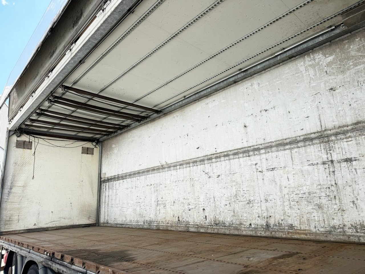 MAN TGS 26.360 6X2-4 BL TGS 26.360 6X2-4 BL, Lift-/Lenkachse, Stapleraufnahme - Skříňový nákladní auto: obrázok 2 MAN TGS 26.360 6X2-4 BL TGS 26.360 6X2-4 BL, Lift-/Lenkachse, Stapleraufnahme - Skříňový nákladní auto: obrázok 2