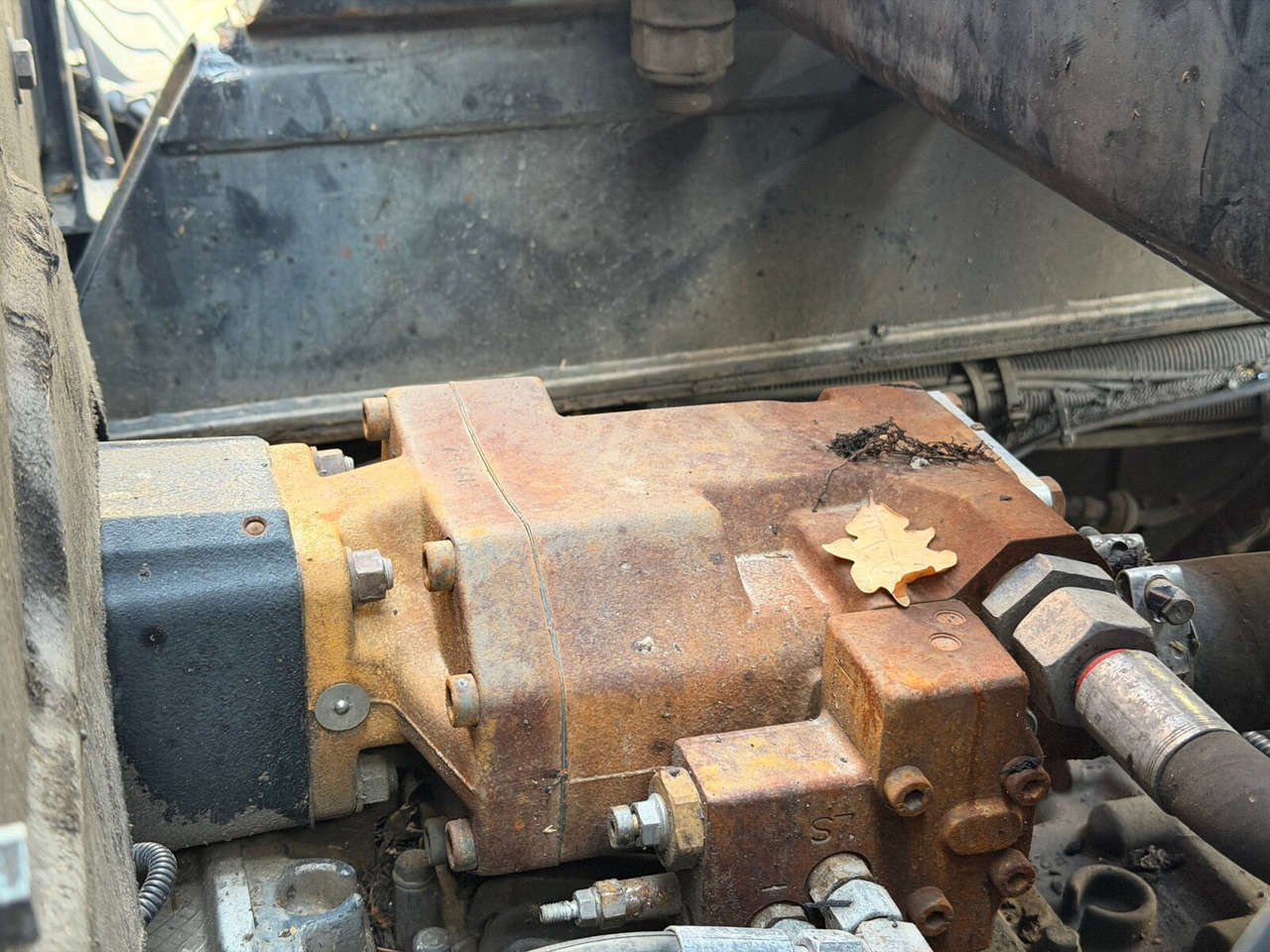 MAN TGS 26.400 6x2-4 BL TGS 26.400 6x2-4 BL, Lenk-/Liftachse, Kran Epsilon Q180ZR95TR - Hákový nosič kontajnerov, Auto s hydraulickou rukou: obrázok 4 MAN TGS 26.400 6x2-4 BL TGS 26.400 6x2-4 BL, Lenk-/Liftachse, Kran Epsilon Q180ZR95TR - Hákový nosič kontajnerov, Auto s hydraulickou rukou: obrázok 4