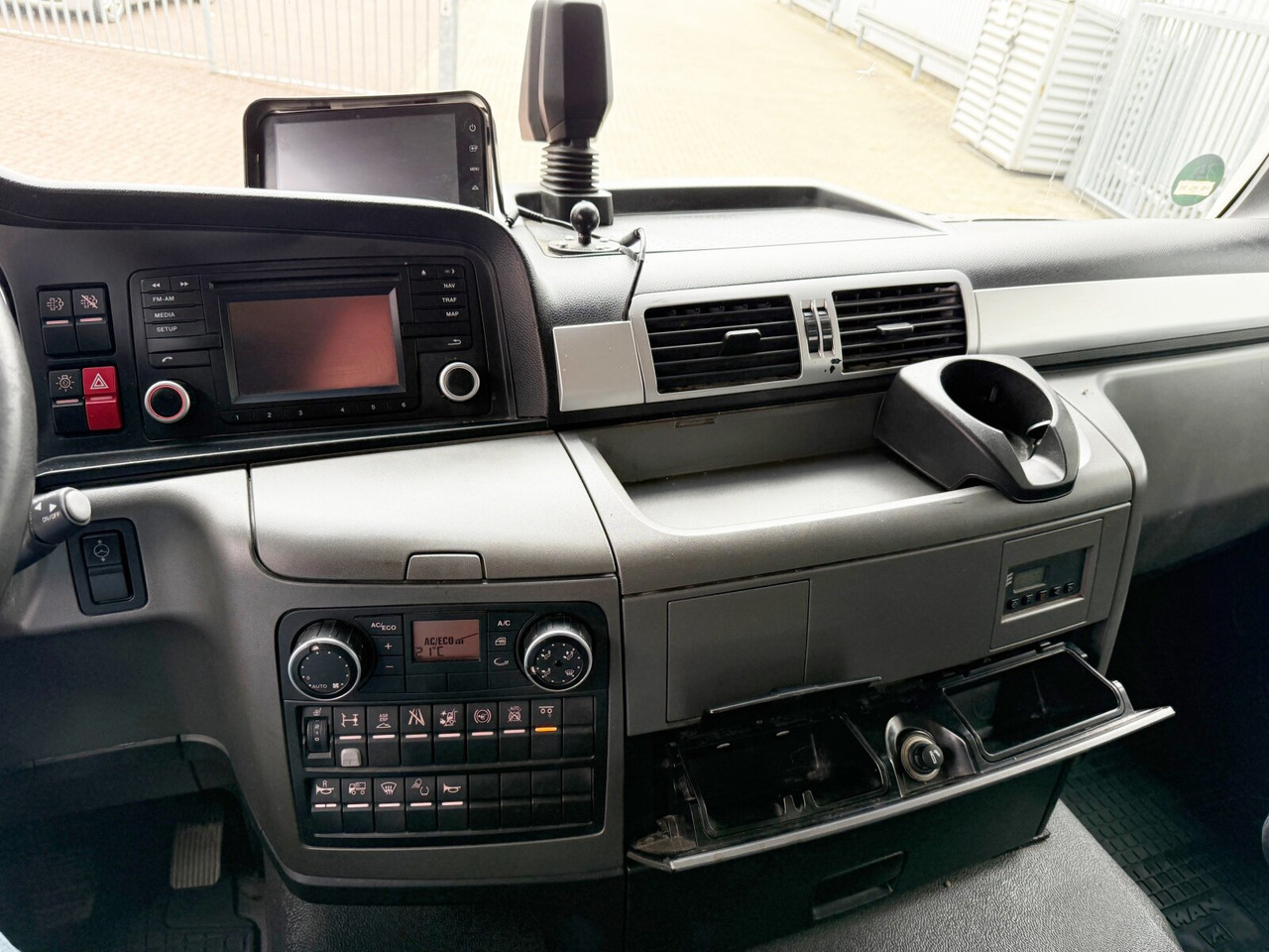 Valníkový/ Plošinový nákladný automobil, Auto s hydraulickou rukou MAN TGS 26.400 6x2-4 LL TGS 26.400 6x2-4 LL, Lenk-/Liftachse: obrázok 6 Valníkový/ Plošinový nákladný automobil, Auto s hydraulickou rukou MAN TGS 26.400 6x2-4 LL TGS 26.400 6x2-4 LL, Lenk-/Liftachse: obrázok 6