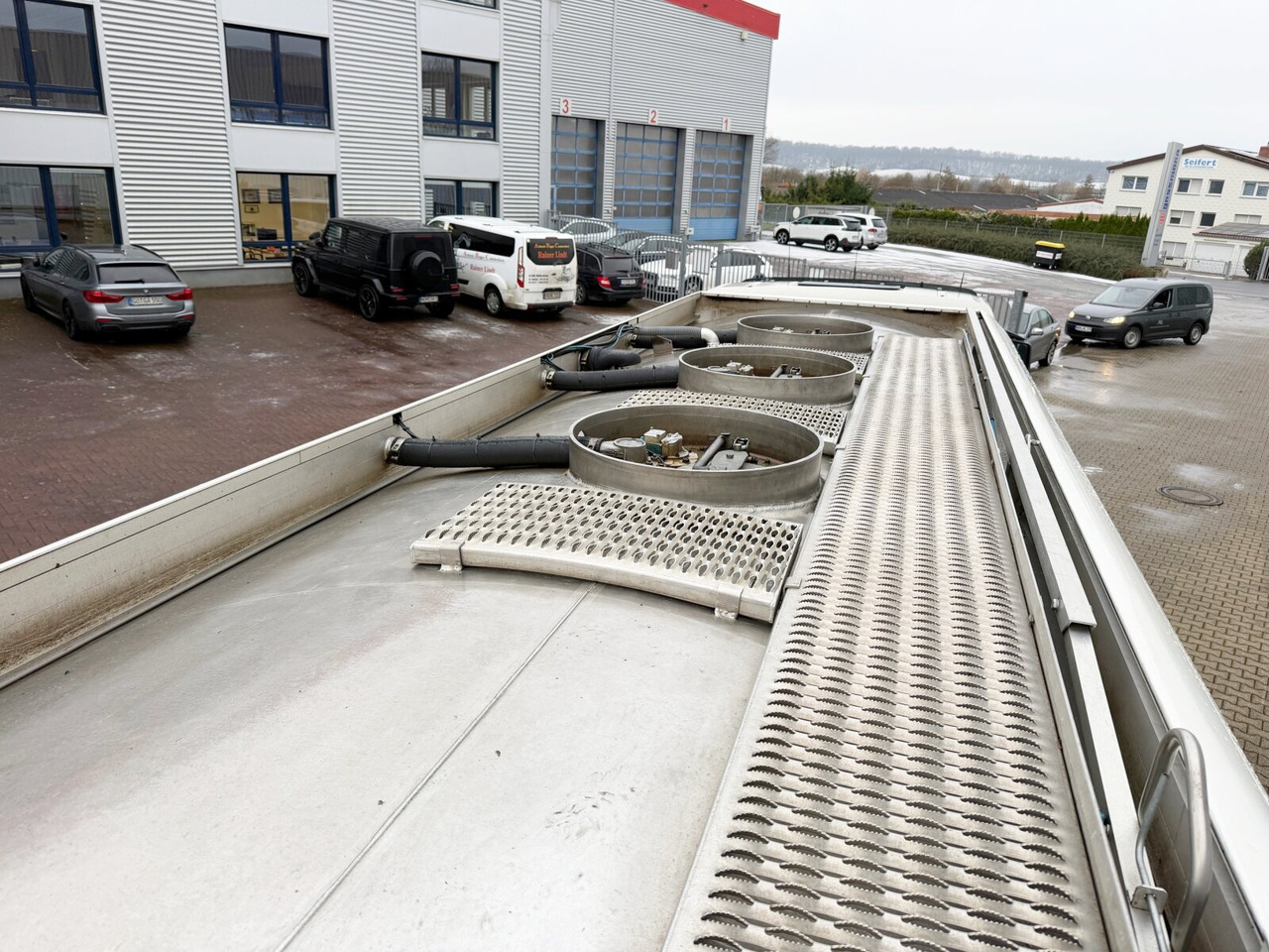 MAN TGS 26.440 6x2-4 BL TGS 26.440 6x2-4 BL, Lenk-/Liftachse, ADR, Esterer Tank ca. 20.340l, 3 Kammern - Cisternové vozidlo: obrázok 3 MAN TGS 26.440 6x2-4 BL TGS 26.440 6x2-4 BL, Lenk-/Liftachse, ADR, Esterer Tank ca. 20.340l, 3 Kammern - Cisternové vozidlo: obrázok 3