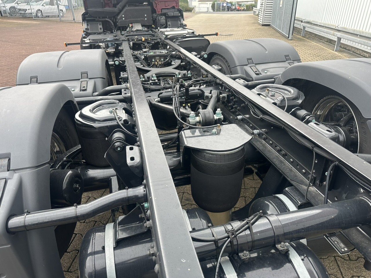 MAN TGS 26.440 6x2-4 LL CH TGS 26.440 6x2-4 LL CH, Lenk-/Liftachse, Navi, LED - Podvozek s kabinou: obrázok 5 MAN TGS 26.440 6x2-4 LL CH TGS 26.440 6x2-4 LL CH, Lenk-/Liftachse, Navi, LED - Podvozek s kabinou: obrázok 5