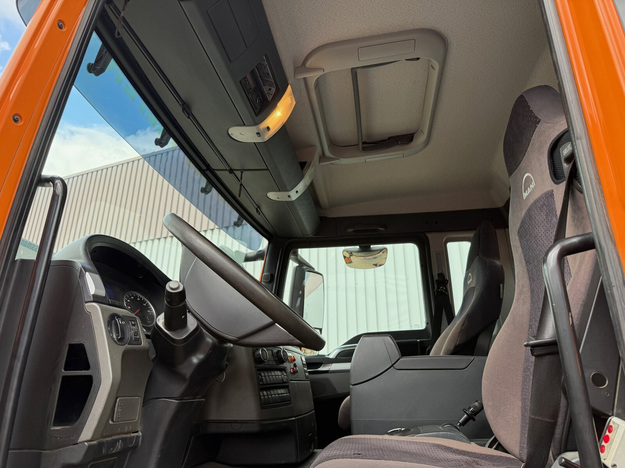 MAN TGS 28.440 6x2-4 BL TGS 28.440 6x2-4 BL, Lenk-/Liftachse, Kran Atlas 126.3E-A2L, Funk - Hákový nosič kontajnerov, Auto s hydraulickou rukou: obrázok 4 MAN TGS 28.440 6x2-4 BL TGS 28.440 6x2-4 BL, Lenk-/Liftachse, Kran Atlas 126.3E-A2L, Funk - Hákový nosič kontajnerov, Auto s hydraulickou rukou: obrázok 4