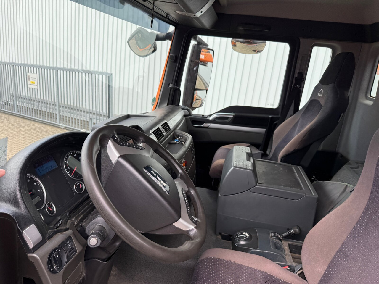 MAN TGS 28.440 6x2-4 BL TGS 28.440 6x2-4 BL, Lenk-/Liftachse, Kran Atlas 126.3E-A2L, Funk - Hákový nosič kontajnerov, Auto s hydraulickou rukou: obrázok 5 MAN TGS 28.440 6x2-4 BL TGS 28.440 6x2-4 BL, Lenk-/Liftachse, Kran Atlas 126.3E-A2L, Funk - Hákový nosič kontajnerov, Auto s hydraulickou rukou: obrázok 5