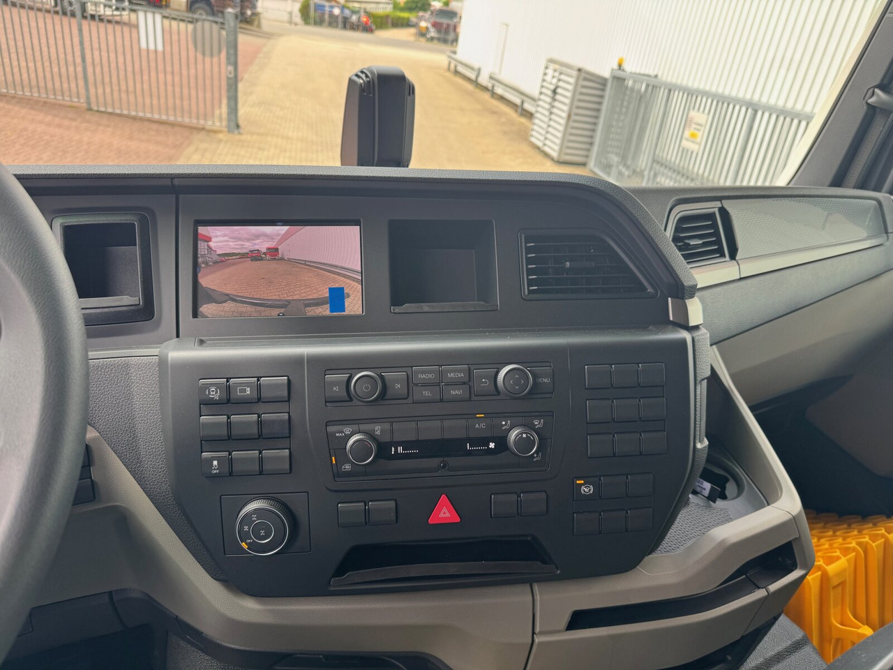 MAN TGS 33.480 6x6 BB CH TGS 33.480 6x6 BB CH, Hohe Bauart, Nebenantrieb - Podvozek s kabinou: obrázok 3 MAN TGS 33.480 6x6 BB CH TGS 33.480 6x6 BB CH, Hohe Bauart, Nebenantrieb - Podvozek s kabinou: obrázok 3