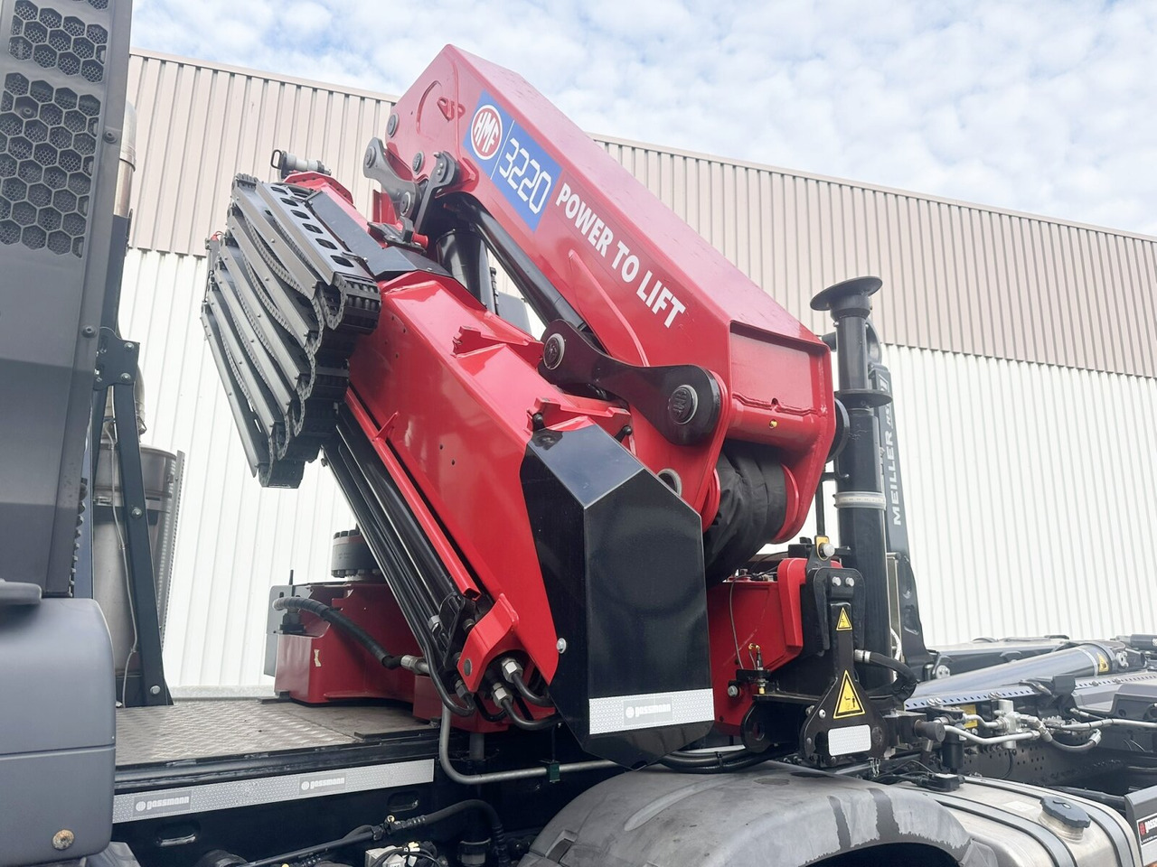 MAN TGS 35.480 8X4 BL TGS 35.480 8X4 BL, Intarder, Kran HMF 3220-K6, 4-fach Abstützung, Funk - Hákový nosič kontajnerov, Auto s hydraulickou rukou: obrázok 3 MAN TGS 35.480 8X4 BL TGS 35.480 8X4 BL, Intarder, Kran HMF 3220-K6, 4-fach Abstützung, Funk - Hákový nosič kontajnerov, Auto s hydraulickou rukou: obrázok 3