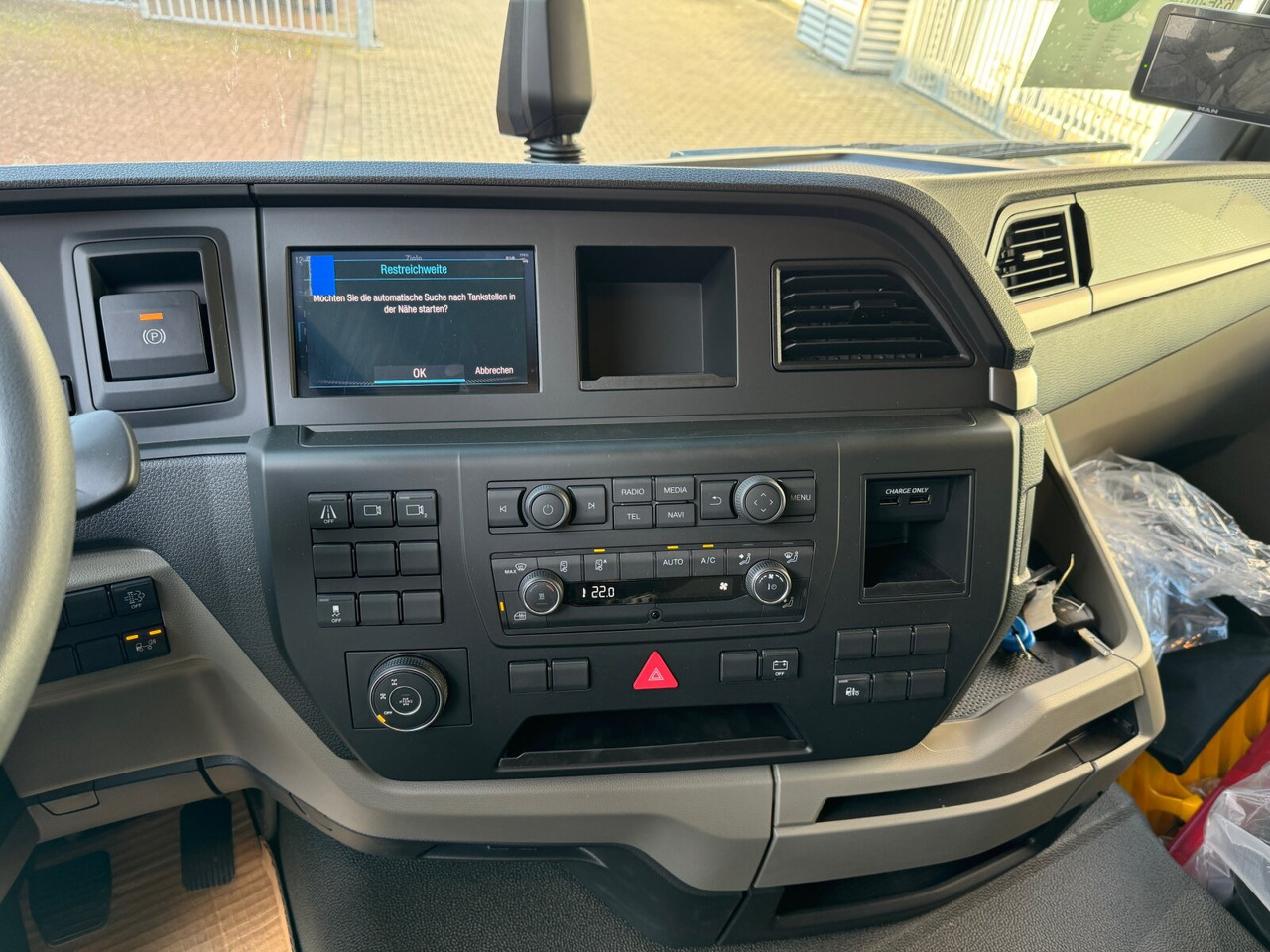 MAN TGS 35.480 8x6H BL CH TGS 35.480 8x6H BL CH, HydroDrive, Navi, Nebenantrieb - Podvozek s kabinou: obrázok 5 MAN TGS 35.480 8x6H BL CH TGS 35.480 8x6H BL CH, HydroDrive, Navi, Nebenantrieb - Podvozek s kabinou: obrázok 5