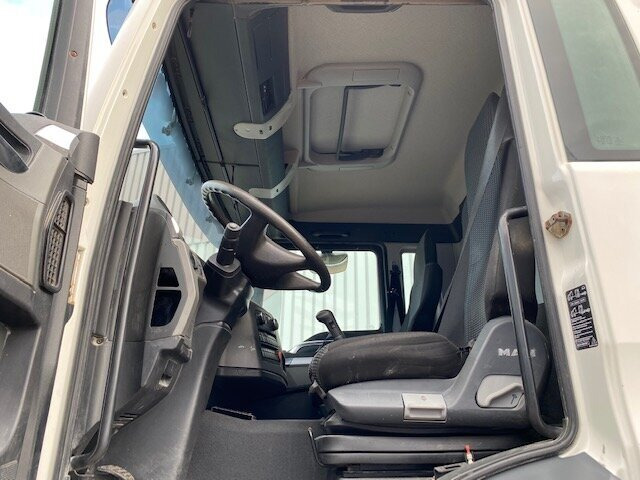 MAN TGS 40.400 6x4 BB TGS 40.400 6x4 BB mit 20.000l Tank - Cisternové vozidlo: obrázok 4 MAN TGS 40.400 6x4 BB TGS 40.400 6x4 BB mit 20.000l Tank - Cisternové vozidlo: obrázok 4