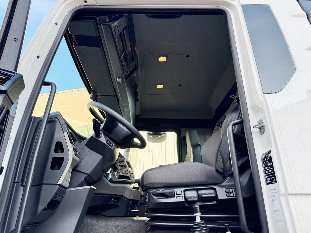 MAN TGS 41.440/480 8x4 BB TGS 41.440/480 8x4 BB, 5x VORHANDEN, Meiller Stahlmulde 18m³ - Damper: obrázok 4 MAN TGS 41.440/480 8x4 BB TGS 41.440/480 8x4 BB, 5x VORHANDEN, Meiller Stahlmulde 18m³ - Damper: obrázok 4