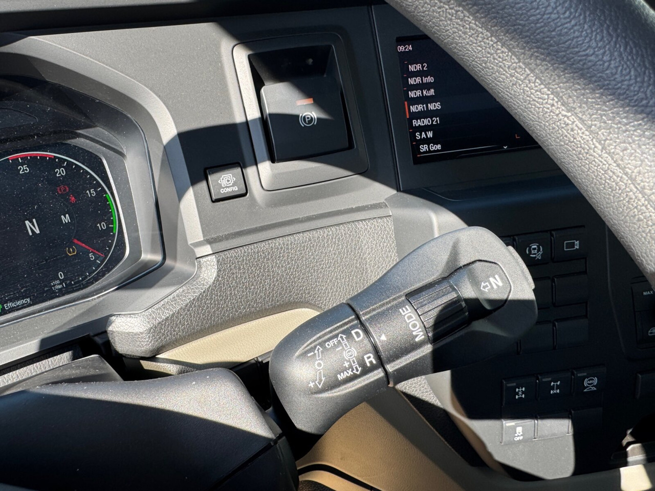 MAN TGS 41.440/480 8x4 BB TGS 41.440/480 8x4 BB, Standard Mulde ca. 18m³ - Podvozek s kabinou: obrázok 5 MAN TGS 41.440/480 8x4 BB TGS 41.440/480 8x4 BB, Standard Mulde ca. 18m³ - Podvozek s kabinou: obrázok 5