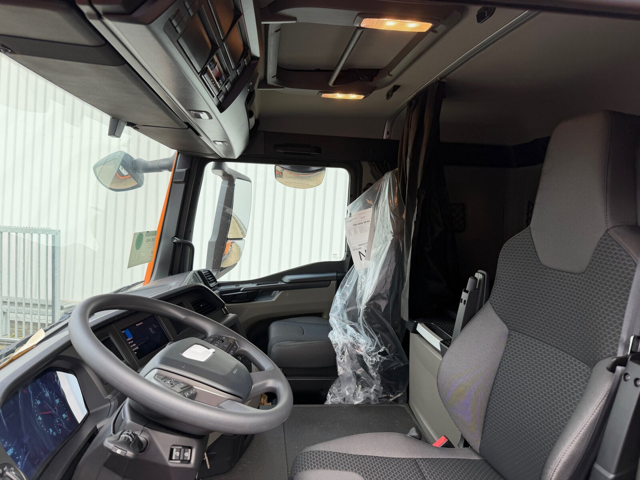 MAN TGS 41.440 8x4 BB CH TGS 41.440 8x4 BB CH, Retarder, MEHRFACH VORHANDEN! - Podvozek s kabinou: obrázok 3 MAN TGS 41.440 8x4 BB CH TGS 41.440 8x4 BB CH, Retarder, MEHRFACH VORHANDEN! - Podvozek s kabinou: obrázok 3