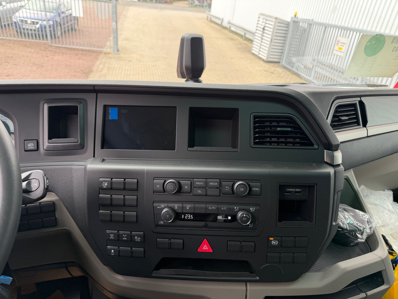 MAN TGS 41.480 8x4 BB CH TGS 41.480 8x4 BB CH, MEHRFACH VORHANDEN! - Podvozek s kabinou: obrázok 4 MAN TGS 41.480 8x4 BB CH TGS 41.480 8x4 BB CH, MEHRFACH VORHANDEN! - Podvozek s kabinou: obrázok 4