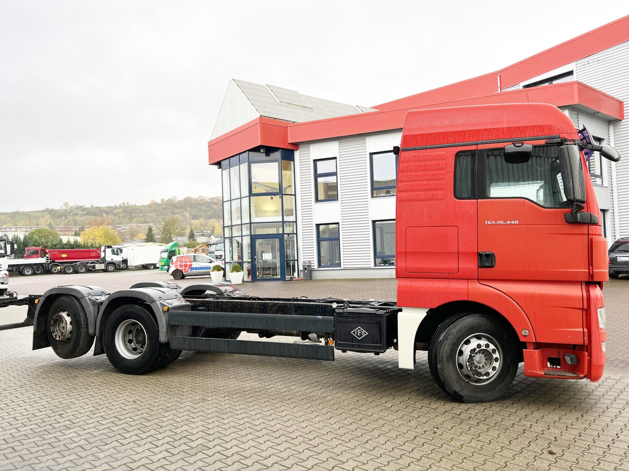 Podvozek s kabinou MAN TGX 26.440 6x2-2 LL TGX 26.440 6x2-2 LL, Lenk-Liftachse: obrázok 9 Podvozek s kabinou MAN TGX 26.440 6x2-2 LL TGX 26.440 6x2-2 LL, Lenk-Liftachse: obrázok 9