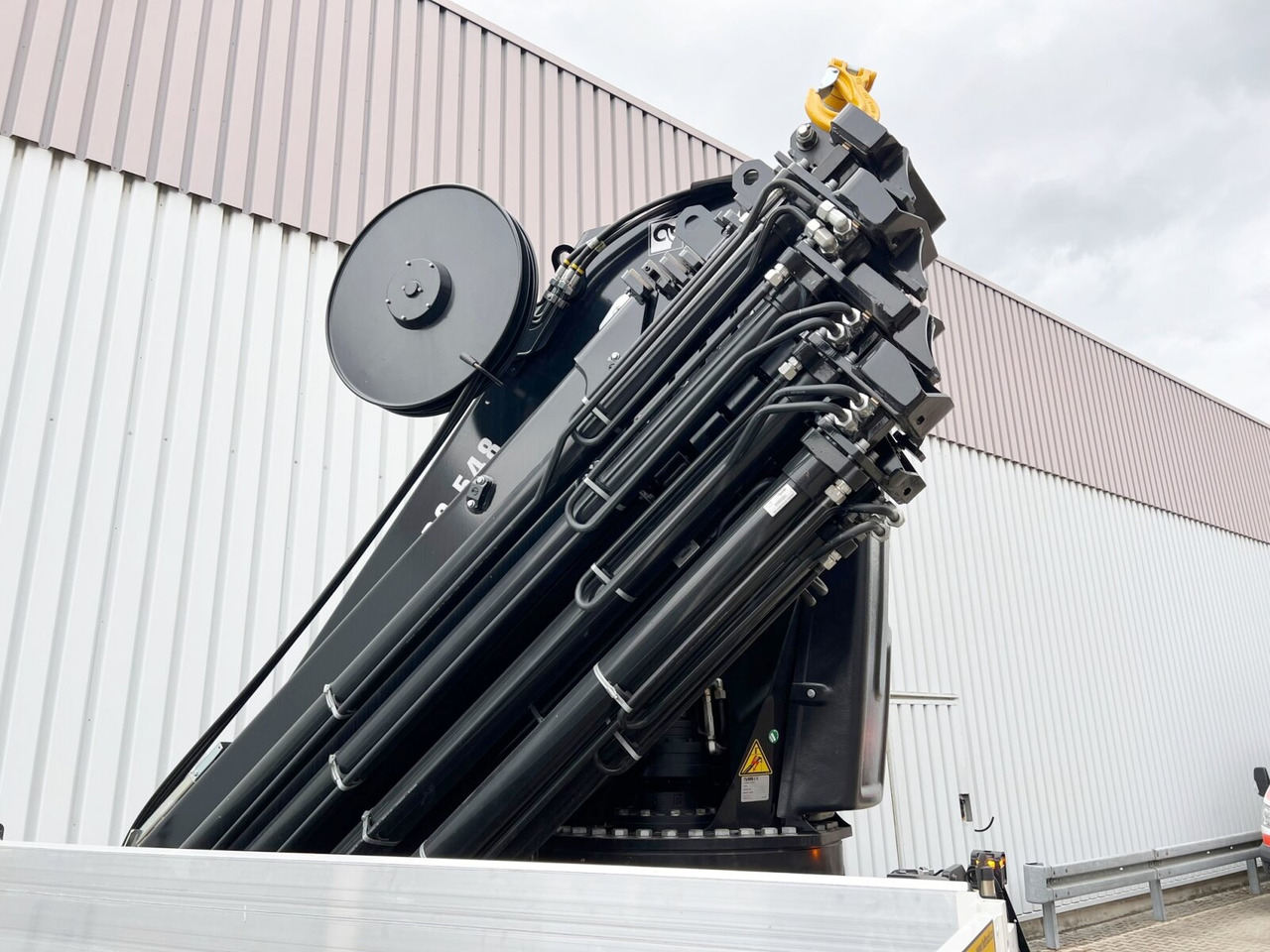 MAN TGX 26.510 6x2-4 LL CH TGX 26.510 6x2-4 LL, Kran Hiab X-HiPro 548 E-8, Lenk-/Liftachse, TwistLock 20Fuß, Funk, Retarder - Auto s hydraulickou rukou, Valníkový/ Plošinový nákladný automobil: obrázok 4 MAN TGX 26.510 6x2-4 LL CH TGX 26.510 6x2-4 LL, Kran Hiab X-HiPro 548 E-8, Lenk-/Liftachse, TwistLock 20Fuß, Funk, Retarder - Auto s hydraulickou rukou, Valníkový/ Plošinový nákladný automobil: obrázok 4