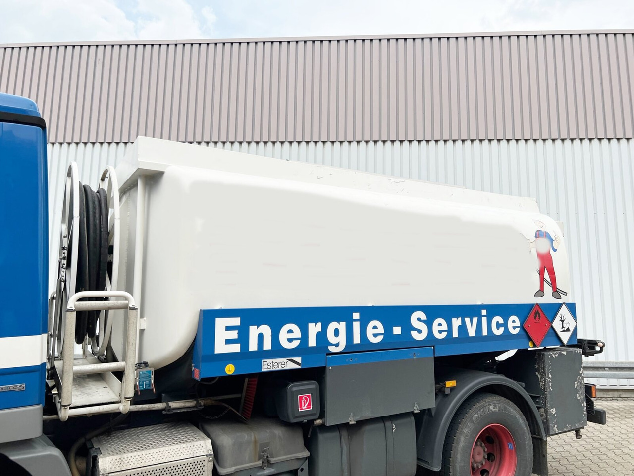 Mercedes-Benz Actros 1841 L 4x2 Actros 1841 L 4x2, Esterer-Tankaufbau, 3 Kammern, 14.000l, ADR - Cisternové vozidlo: obrázok 5 Mercedes-Benz Actros 1841 L 4x2 Actros 1841 L 4x2, Esterer-Tankaufbau, 3 Kammern, 14.000l, ADR - Cisternové vozidlo: obrázok 5