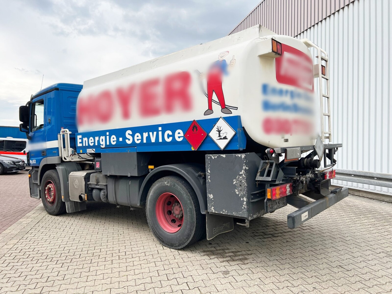 Mercedes-Benz Actros 1841 L 4x2 Actros 1841 L 4x2, Esterer-Tankaufbau, 3 Kammern, 14.000l, ADR - Cisternové vozidlo: obrázok 3 Mercedes-Benz Actros 1841 L 4x2 Actros 1841 L 4x2, Esterer-Tankaufbau, 3 Kammern, 14.000l, ADR - Cisternové vozidlo: obrázok 3