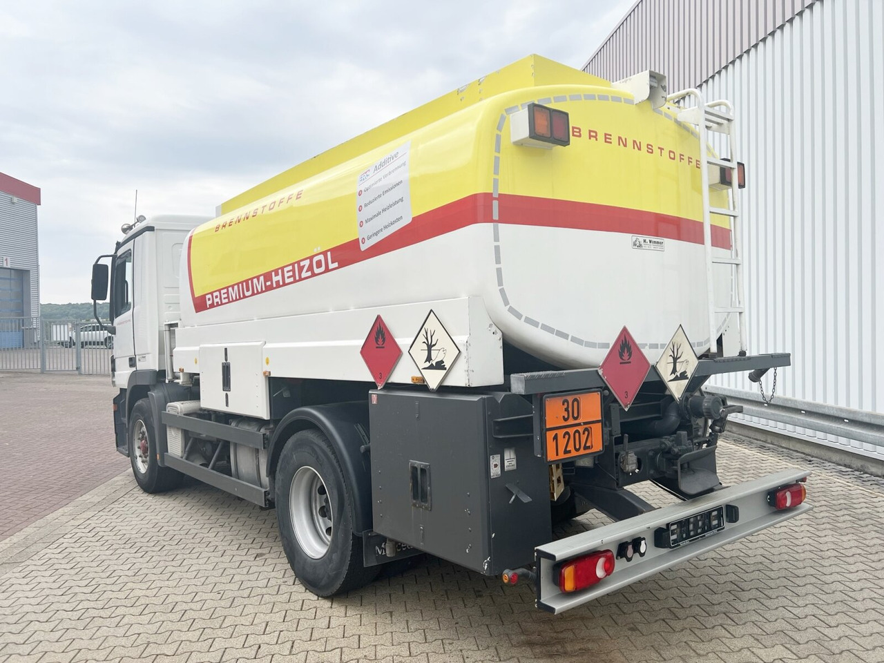 Cisternové vozidlo Mercedes-Benz Actros 1844 L 4x2 Actros 1844 L 4x2, Tank 14.250l: obrázok 13 Cisternové vozidlo Mercedes-Benz Actros 1844 L 4x2 Actros 1844 L 4x2, Tank 14.250l: obrázok 13