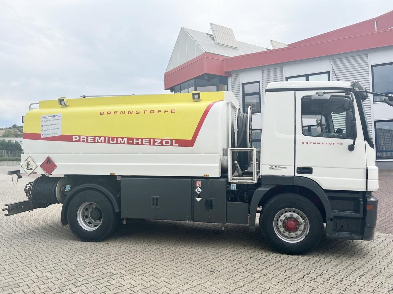 Cisternové vozidlo Mercedes-Benz Actros 1844 L 4x2 Actros 1844 L 4x2, Tank 14.250l: obrázok 10 Cisternové vozidlo Mercedes-Benz Actros 1844 L 4x2 Actros 1844 L 4x2, Tank 14.250l: obrázok 10