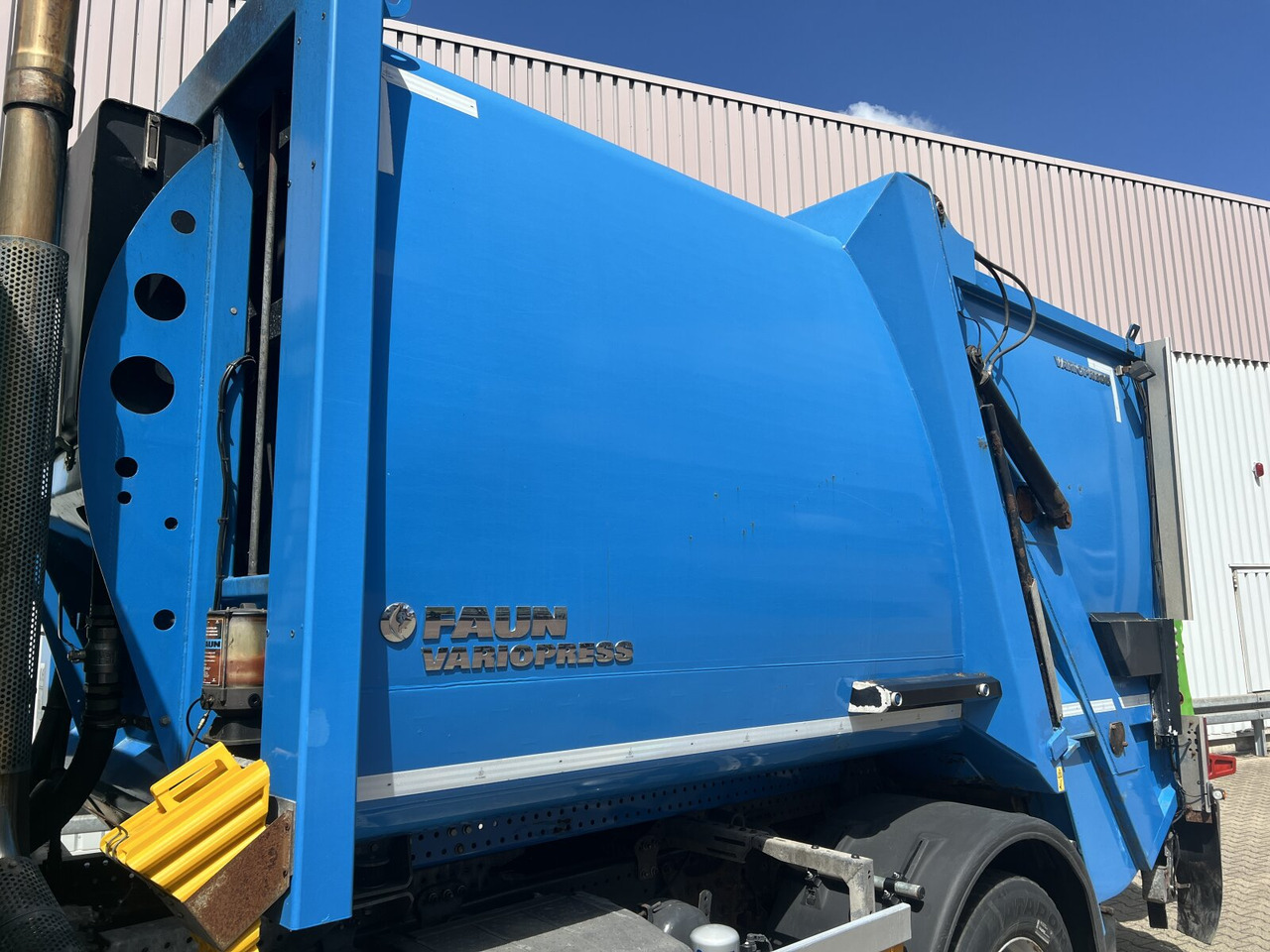 Mercedes-Benz Actros 2032 LA 4x4 Actros 2032 LA 4x4, Faun Variopress 310 ca. 10m³, Zöller Schüttung - Auto na odvoz odpadu: obrázok 4 Mercedes-Benz Actros 2032 LA 4x4 Actros 2032 LA 4x4, Faun Variopress 310 ca. 10m³, Zöller Schüttung - Auto na odvoz odpadu: obrázok 4