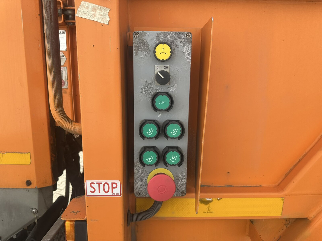 Mercedes-Benz Actros 2532 L 6x2 Actros 2532/41 L 6x2, EEV, Lenkachse, Haller X2C M21, Zöller-Schüttung - Auto na odvoz odpadu: obrázok 4 Mercedes-Benz Actros 2532 L 6x2 Actros 2532/41 L 6x2, EEV, Lenkachse, Haller X2C M21, Zöller-Schüttung - Auto na odvoz odpadu: obrázok 4