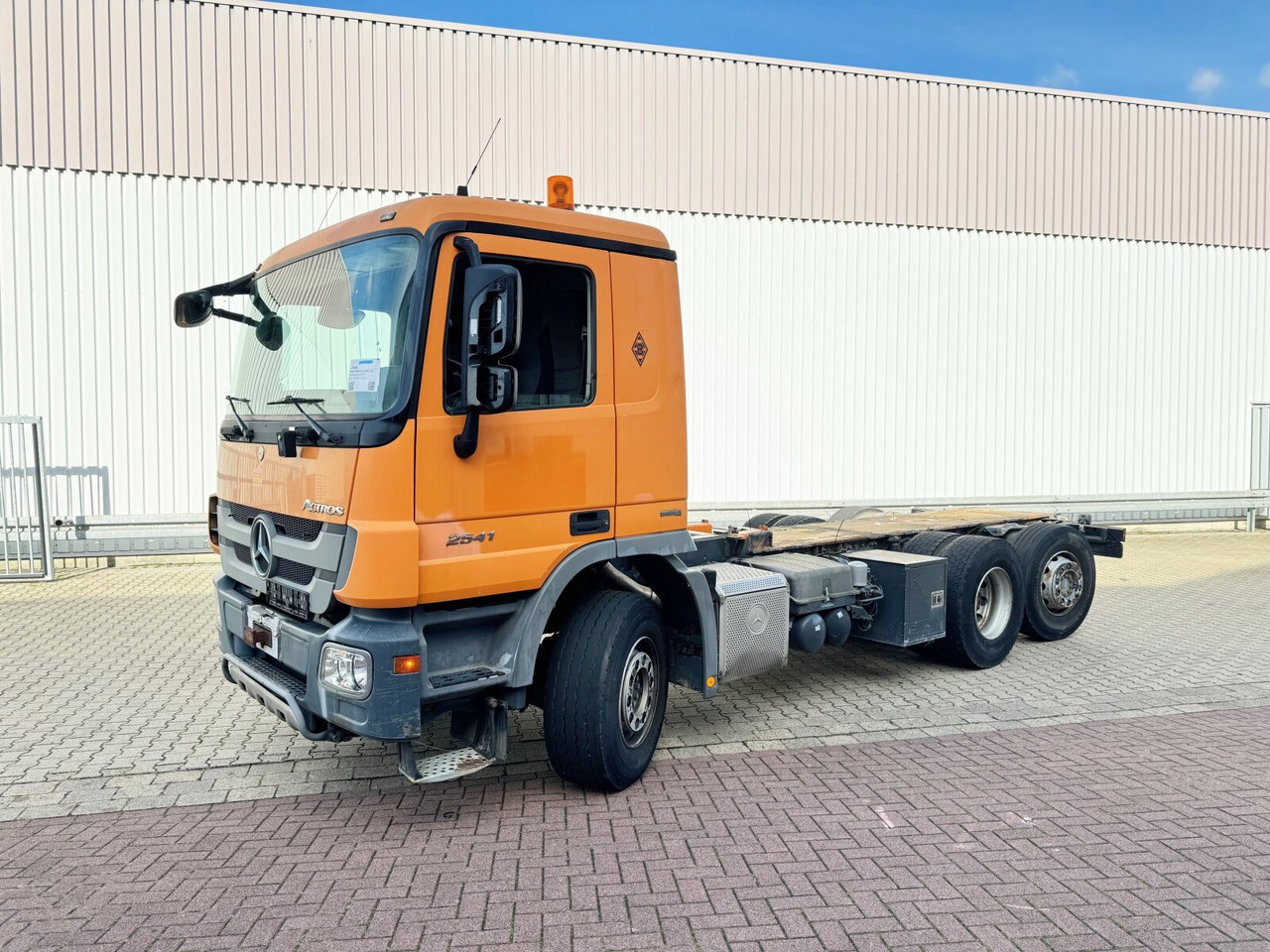Mercedes-Benz Actros 2541 L 6x2 Actros 2541 L 6x2, Lenk-/Liftachse - Podvozek s kabinou: obrázok 1 Mercedes-Benz Actros 2541 L 6x2 Actros 2541 L 6x2, Lenk-/Liftachse - Podvozek s kabinou: obrázok 1