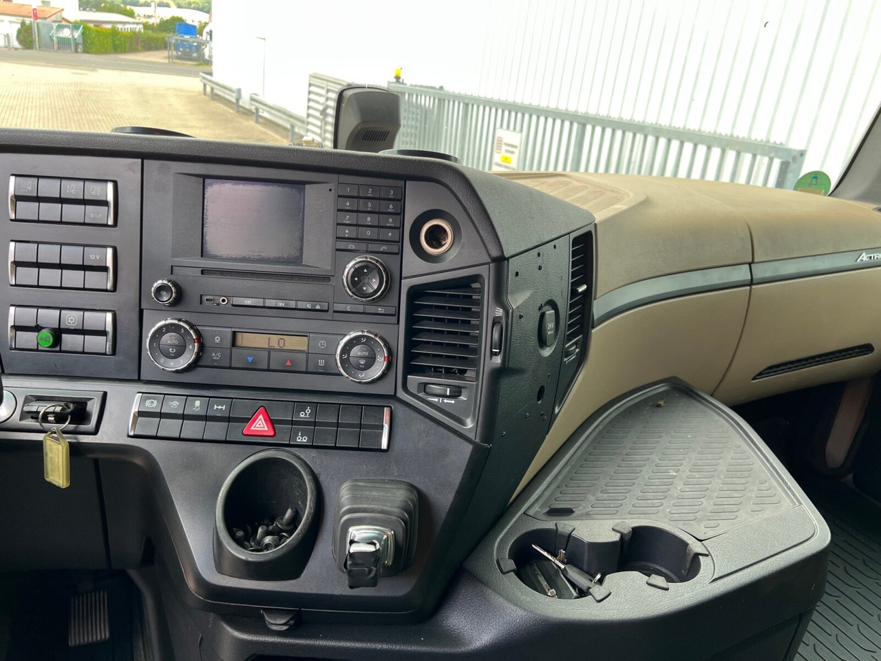 Mercedes-Benz Actros 2542/48 L/nR 6x2 Actros 2542/48 L/nR 6x2, Retarder, Standklima, StreamSpace, SoloStar - Kontejnérový podvozek/ Výměnná nástavba: obrázok 4 Mercedes-Benz Actros 2542/48 L/nR 6x2 Actros 2542/48 L/nR 6x2, Retarder, Standklima, StreamSpace, SoloStar - Kontejnérový podvozek/ Výměnná nástavba: obrázok 4