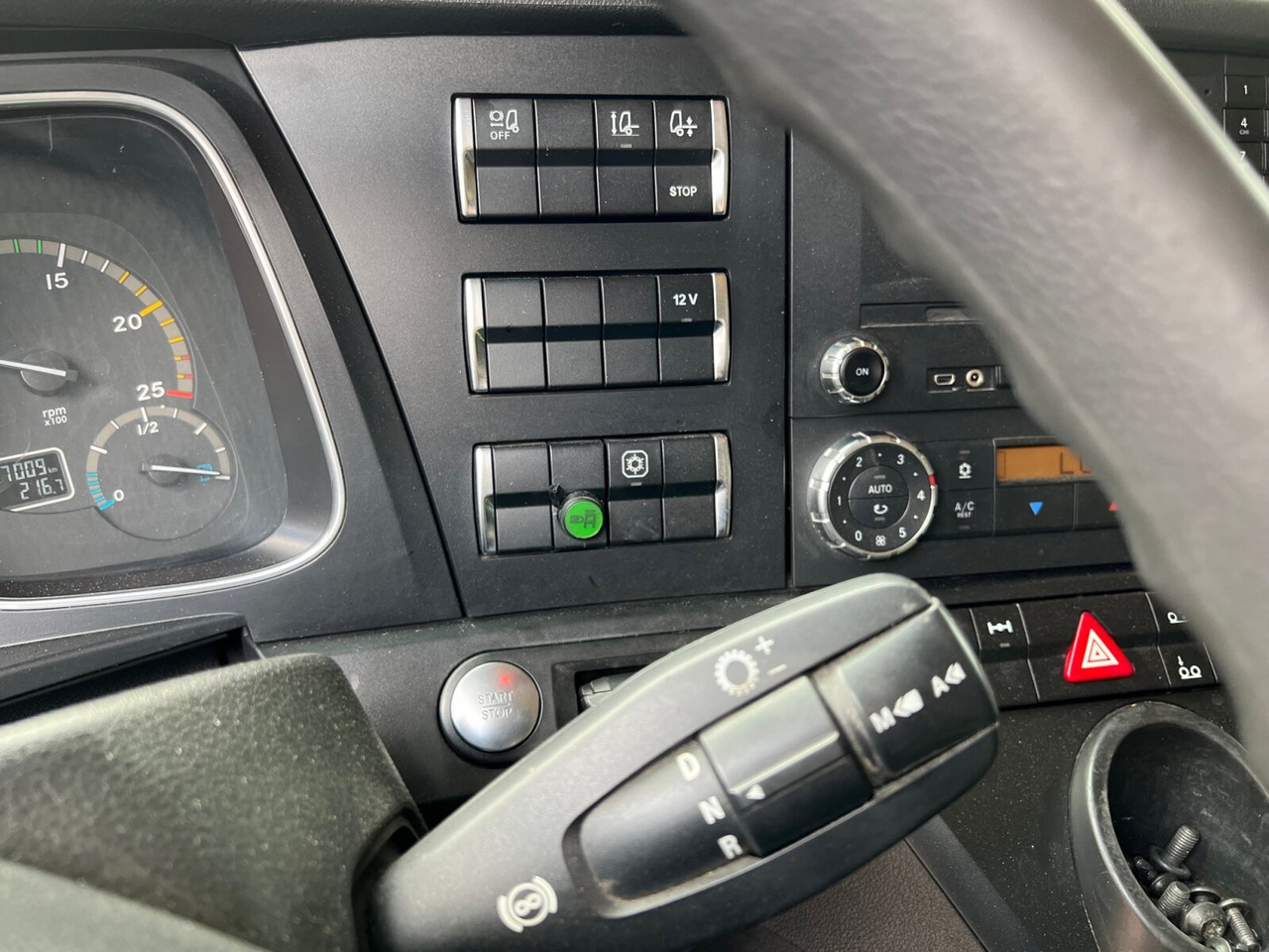 Mercedes-Benz Actros 2542/48 L/nR 6x2 Actros 2542/48 L/nR 6x2, Retarder, Standklima, StreamSpace, SoloStar - Kontejnérový podvozek/ Výměnná nástavba: obrázok 5 Mercedes-Benz Actros 2542/48 L/nR 6x2 Actros 2542/48 L/nR 6x2, Retarder, Standklima, StreamSpace, SoloStar - Kontejnérový podvozek/ Výměnná nástavba: obrázok 5