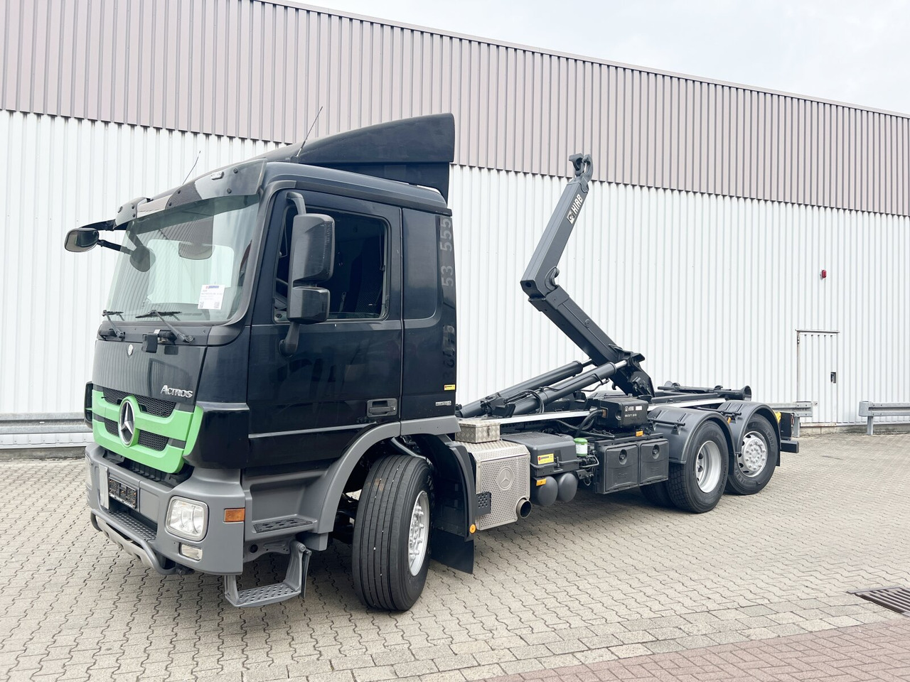 Mercedes-Benz Actros 2546 L 6x2 NLA Actros 2546 L 6x2/45 NLA, Retarder, Lift-/Lenkachse - Hákový nosič kontajnerov: obrázok 1 Mercedes-Benz Actros 2546 L 6x2 NLA Actros 2546 L 6x2/45 NLA, Retarder, Lift-/Lenkachse - Hákový nosič kontajnerov: obrázok 1