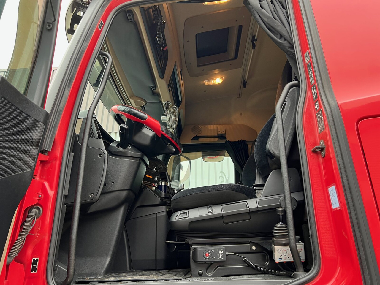 Mercedes-Benz Actros 2548 L 6x2 Actros 2548 L 6x2, Retarder, Liftachse, StreamSpace, 2-Seiten-Getreidekipper - Sklápač: obrázok 2 Mercedes-Benz Actros 2548 L 6x2 Actros 2548 L 6x2, Retarder, Liftachse, StreamSpace, 2-Seiten-Getreidekipper - Sklápač: obrázok 2