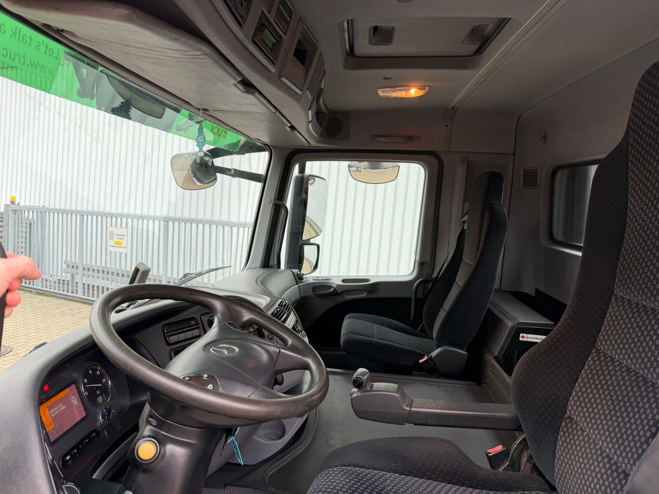 Hákový nosič kontajnerov Mercedes-Benz Actros 2641 6x4 Actros 2641 6x4: obrázok 15 Hákový nosič kontajnerov Mercedes-Benz Actros 2641 6x4 Actros 2641 6x4: obrázok 15