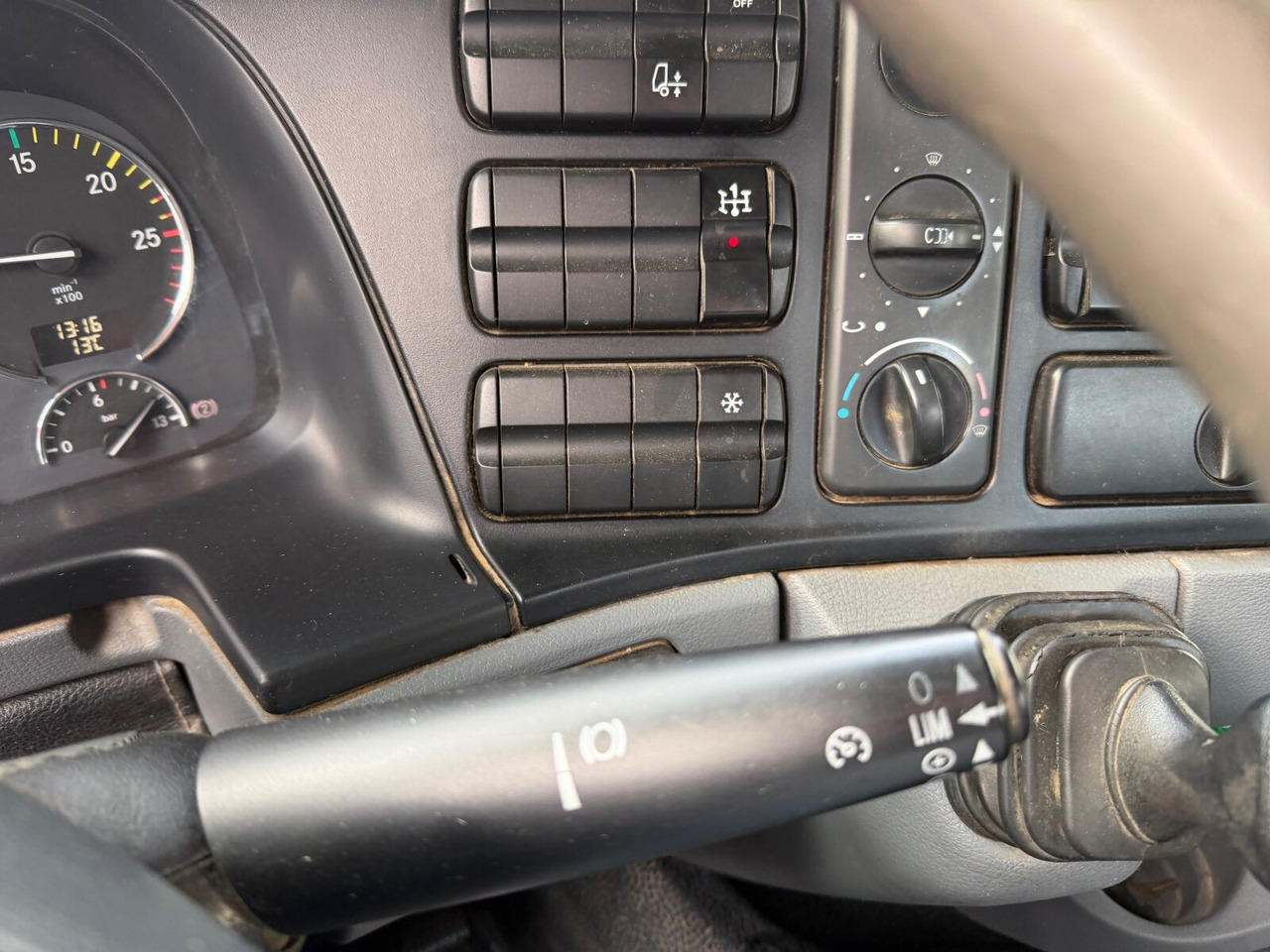 Mercedes-Benz Actros 2644 L 6x4 Actros 2644 L 6x4 - Hákový nosič kontajnerov: obrázok 5 Mercedes-Benz Actros 2644 L 6x4 Actros 2644 L 6x4 - Hákový nosič kontajnerov: obrázok 5