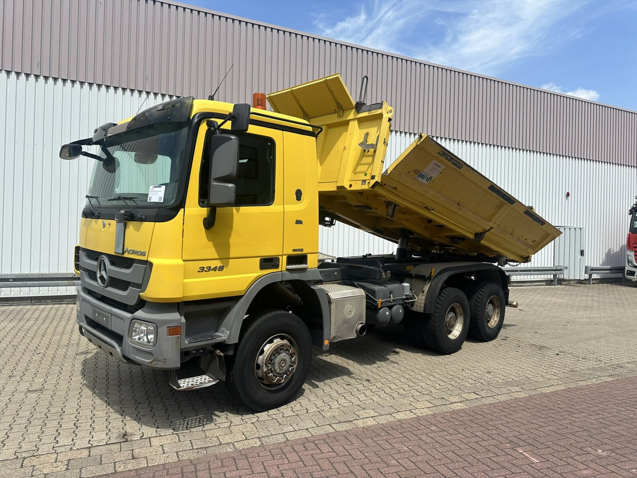 Mercedes-Benz Actros 3348 AK 6x6 Actros 3348 AK 6x6, Bordmatik links - Sklápač: obrázok 1 Mercedes-Benz Actros 3348 AK 6x6 Actros 3348 AK 6x6, Bordmatik links - Sklápač: obrázok 1