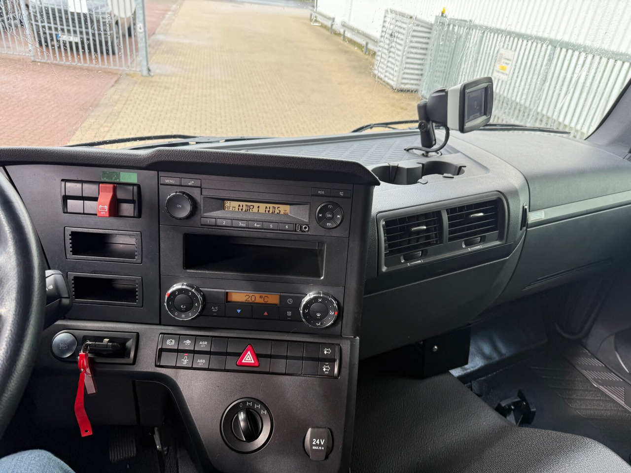 Mercedes-Benz Arocs 1827/30 A 4x4 Arocs 1827/30 A 4x4, mehrfach vorhanden! - Podvozek s kabinou: obrázok 2 Mercedes-Benz Arocs 1827/30 A 4x4 Arocs 1827/30 A 4x4, mehrfach vorhanden! - Podvozek s kabinou: obrázok 2