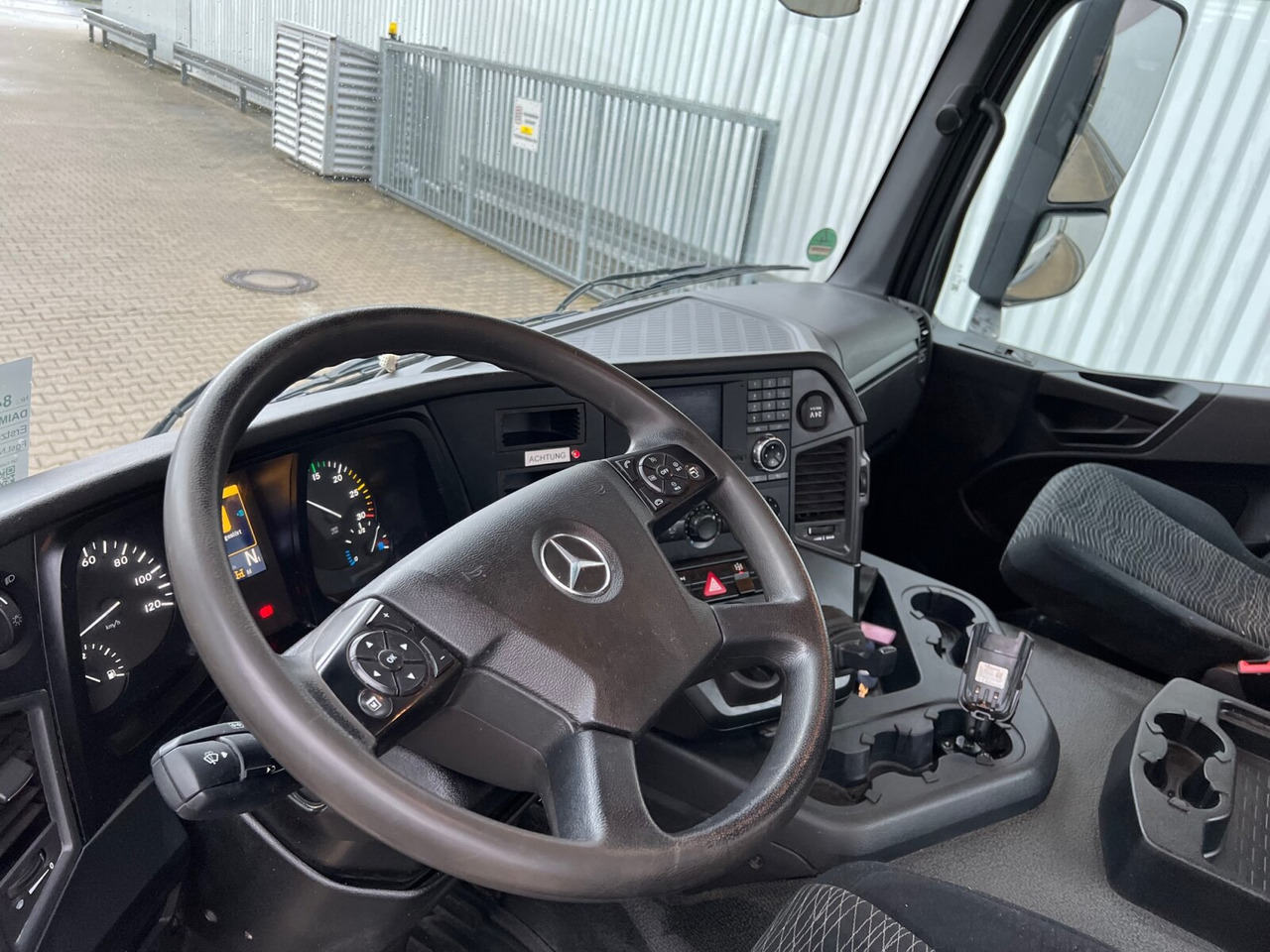 Mercedes-Benz Arocs 1830 K 4x2 Arocs 1830 K 4x2, Funk - Ramenový nosič kontajnerov: obrázok 4 Mercedes-Benz Arocs 1830 K 4x2 Arocs 1830 K 4x2, Funk - Ramenový nosič kontajnerov: obrázok 4