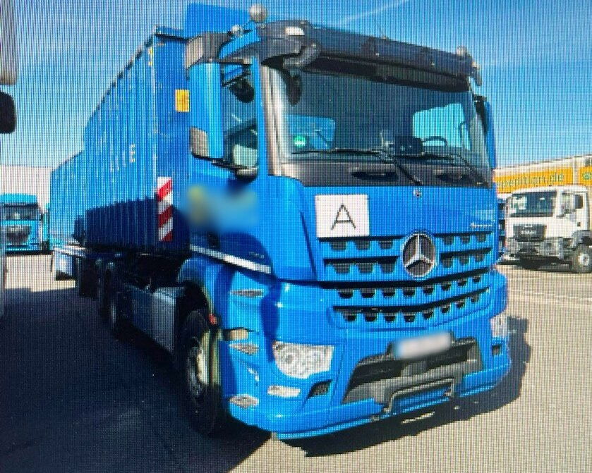 Mercedes-Benz Arocs 2553 L 6x2 Arocs 2553 L 6x2, Lenk-/Liftachse, Navi - Hákový nosič kontajnerov: obrázok 1 Mercedes-Benz Arocs 2553 L 6x2 Arocs 2553 L 6x2, Lenk-/Liftachse, Navi - Hákový nosič kontajnerov: obrázok 1