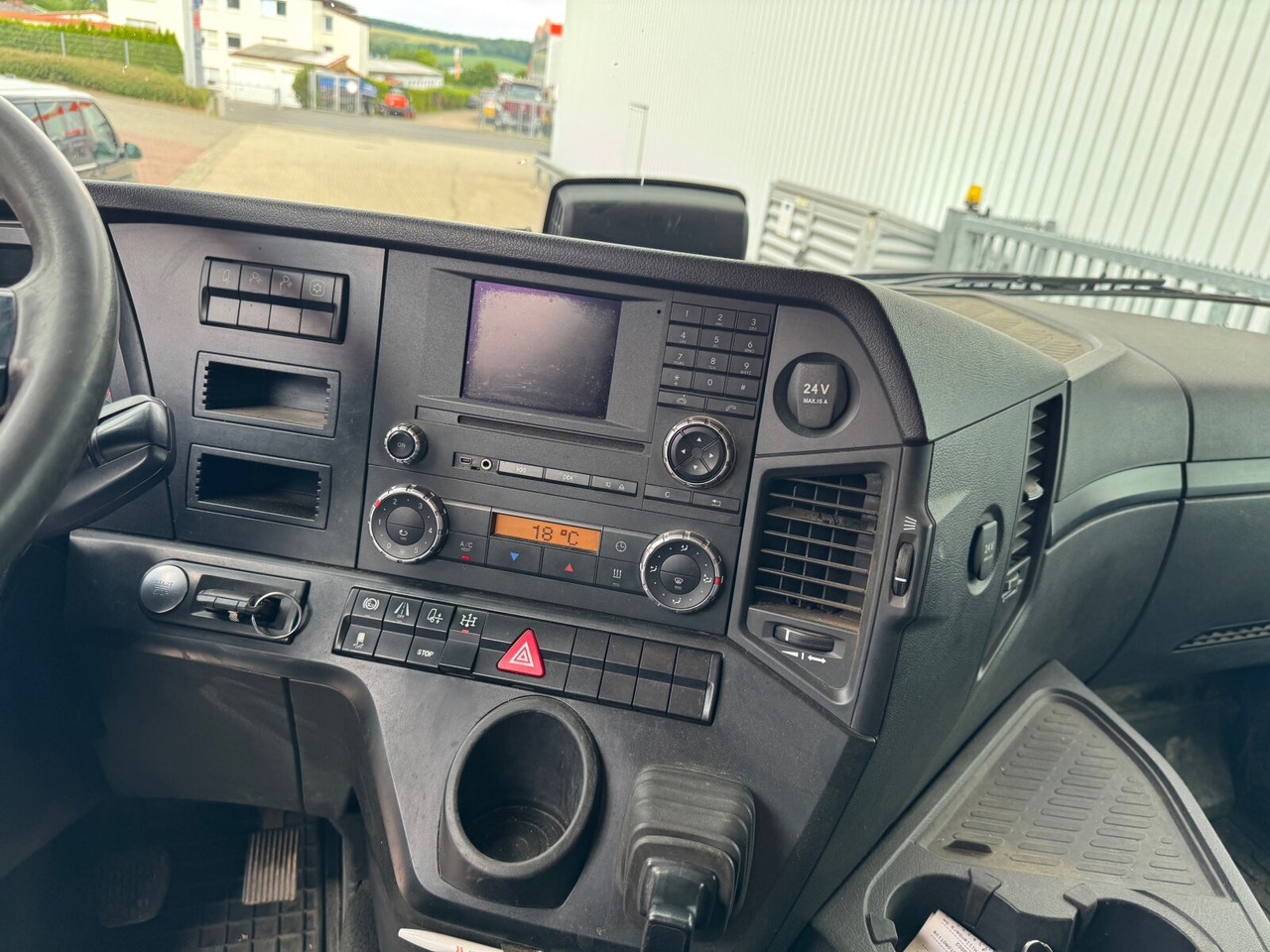 Mercedes-Benz Arocs 2651 L 6x4 Arocs 2651 L 6x4, Retarder, StreamSpace - Podvozek s kabinou: obrázok 2 Mercedes-Benz Arocs 2651 L 6x4 Arocs 2651 L 6x4, Retarder, StreamSpace - Podvozek s kabinou: obrázok 2