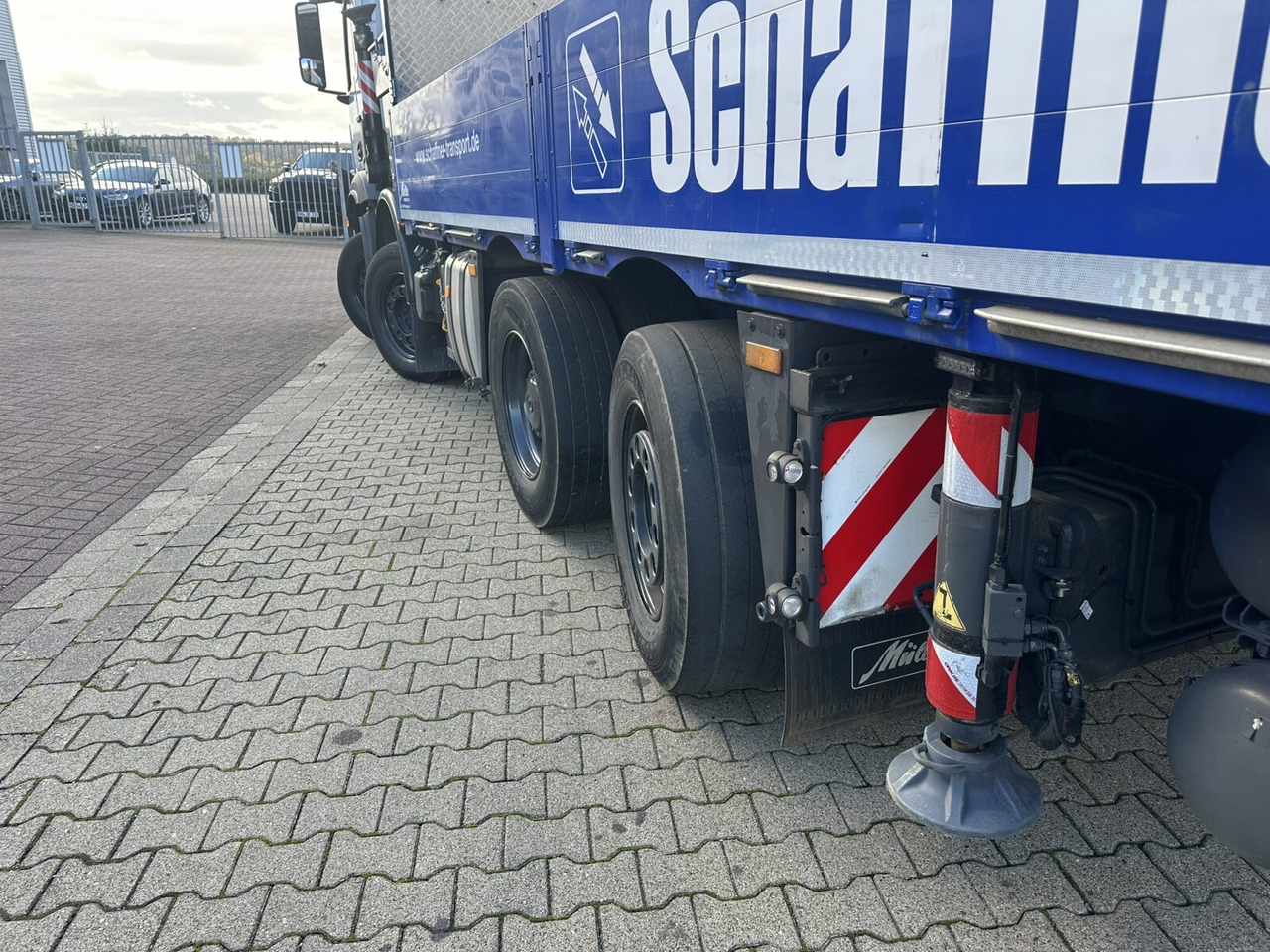 Mercedes-Benz Arocs 3245 L 8x2/6 Arocs 3245 L 8x2/6, Kran Fassi F 545 RA 2.26 XE, Jib, Funk, 29,7 m - 400 kg - Auto s hydraulickou rukou, Valníkový/ Plošinový nákladný automobil: obrázok 3 Mercedes-Benz Arocs 3245 L 8x2/6 Arocs 3245 L 8x2/6, Kran Fassi F 545 RA 2.26 XE, Jib, Funk, 29,7 m - 400 kg - Auto s hydraulickou rukou, Valníkový/ Plošinový nákladný automobil: obrázok 3