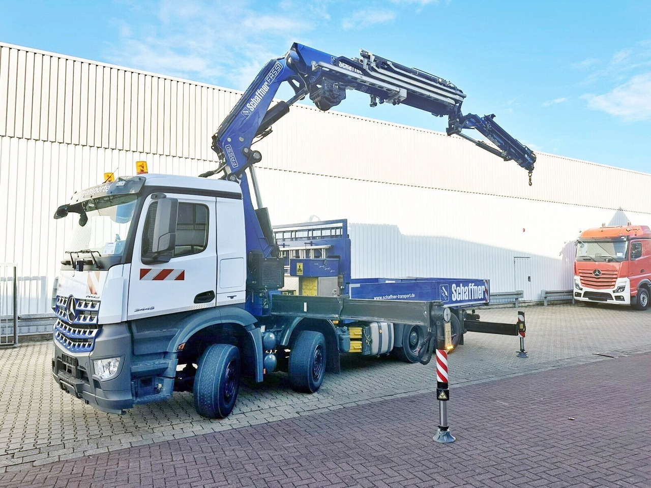 Mercedes-Benz Arocs 3245 L 8x2/6 Arocs 3245 L 8x2/6, Kran Fassi F 545 RA 2.26 XE, Jib, Funk, 29,7 m - 400 kg - Auto s hydraulickou rukou, Valníkový/ Plošinový nákladný automobil: obrázok 1 Mercedes-Benz Arocs 3245 L 8x2/6 Arocs 3245 L 8x2/6, Kran Fassi F 545 RA 2.26 XE, Jib, Funk, 29,7 m - 400 kg - Auto s hydraulickou rukou, Valníkový/ Plošinový nákladný automobil: obrázok 1