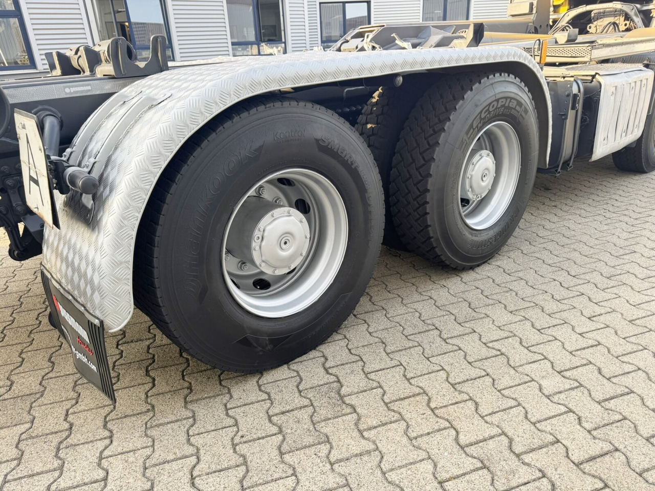 Mercedes-Benz Arocs 3245 LK 8x4/4 Arocs 3245 LK 8x4/4, Navi, Motorabtrieb, Meiller RK 30.67, Funk - Hákový nosič kontajnerov: obrázok 3 Mercedes-Benz Arocs 3245 LK 8x4/4 Arocs 3245 LK 8x4/4, Navi, Motorabtrieb, Meiller RK 30.67, Funk - Hákový nosič kontajnerov: obrázok 3