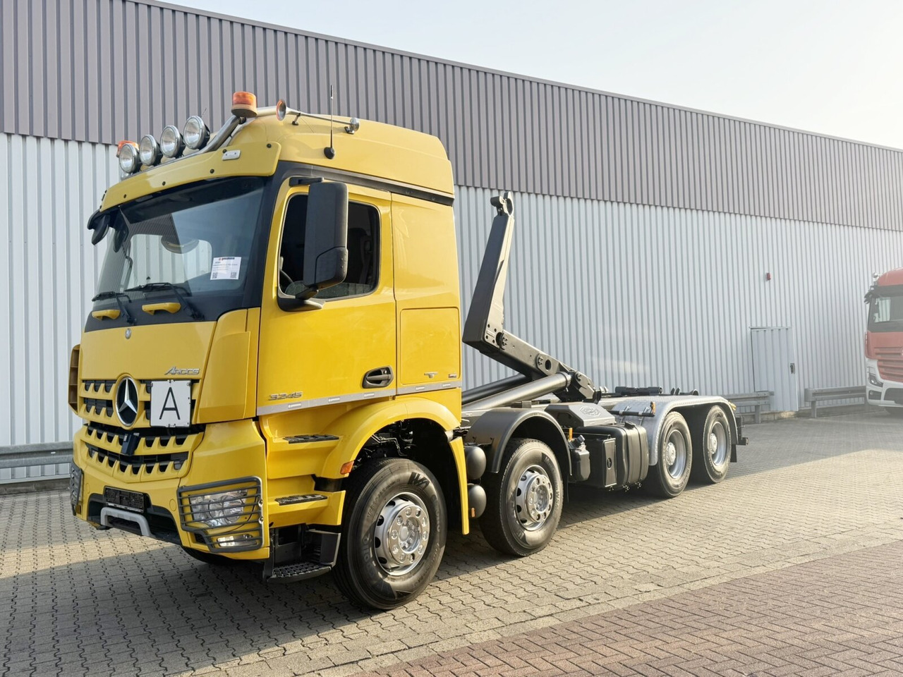Mercedes-Benz Arocs 3245 LK 8x4/4 Arocs 3245 LK 8x4/4, Navi, Motorabtrieb, Meiller RK 30.67, Funk - Hákový nosič kontajnerov: obrázok 1 Mercedes-Benz Arocs 3245 LK 8x4/4 Arocs 3245 LK 8x4/4, Navi, Motorabtrieb, Meiller RK 30.67, Funk - Hákový nosič kontajnerov: obrázok 1