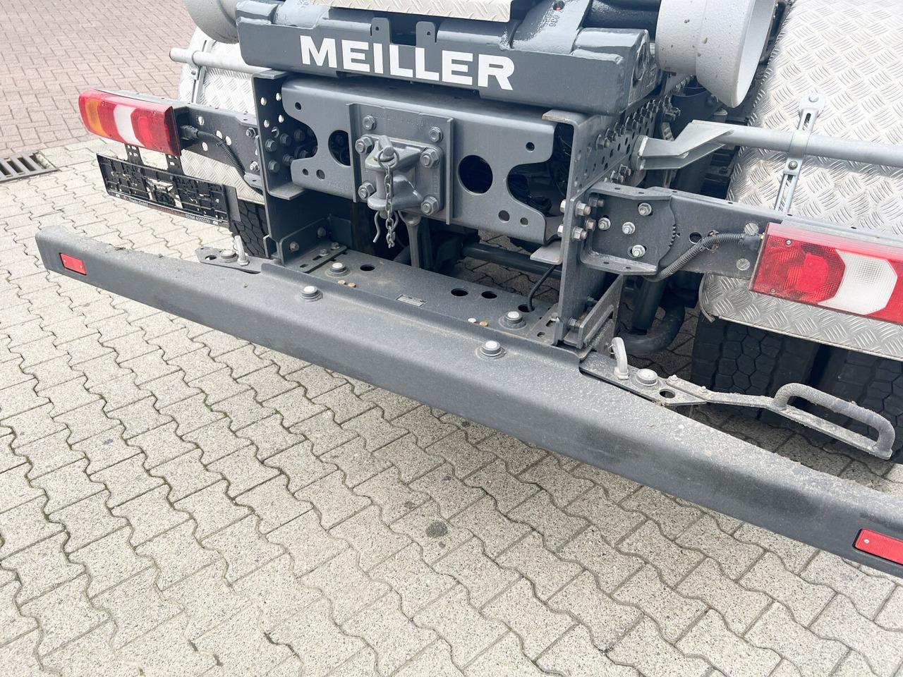 Mercedes-Benz Arocs 4142/48 8x4/4 Arocs 4142/48 8x4/4, Grounder, Meiller RS26 62-K, Funk - Hákový nosič kontajnerov: obrázok 3 Mercedes-Benz Arocs 4142/48 8x4/4 Arocs 4142/48 8x4/4, Grounder, Meiller RS26 62-K, Funk - Hákový nosič kontajnerov: obrázok 3