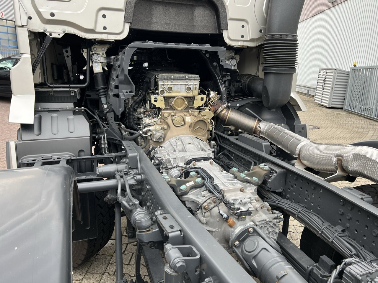 Nový Hákový nosič kontajnerov Mercedes-Benz Arocs 4163/8x4 Arocs 4163/8x4, Hiab 26.59, Funk, Multimedia Cockpit,: obrázok 15 Nový Hákový nosič kontajnerov Mercedes-Benz Arocs 4163/8x4 Arocs 4163/8x4, Hiab 26.59, Funk, Multimedia Cockpit,: obrázok 15