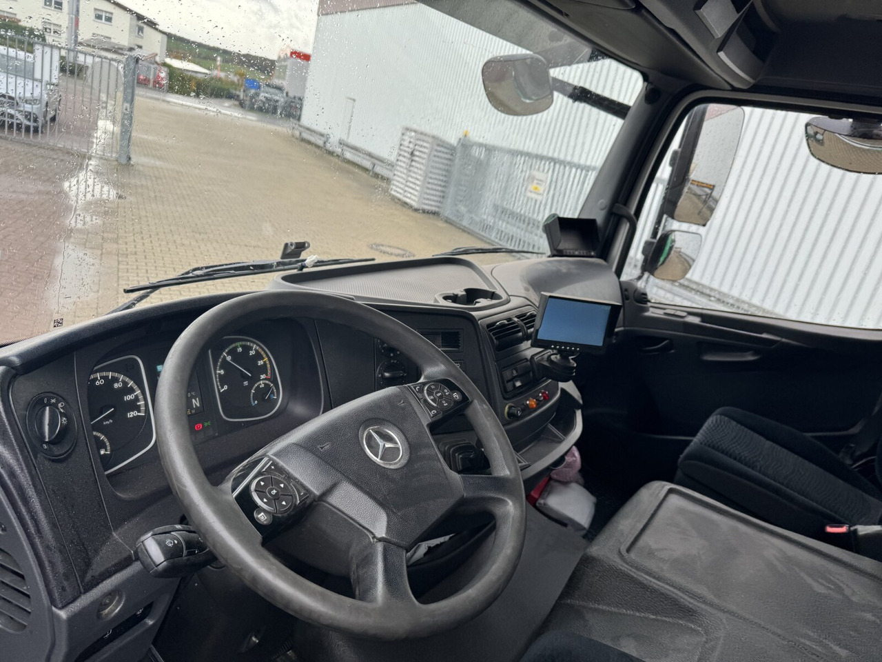 Mercedes-Benz Atego 1223 L 4x2 Atego 1223 L 4x2 mit Heckkran Atlas 88.3-A2L, Funk - Auto s hydraulickou rukou, Valníkový/ Plošinový nákladný automobil: obrázok 5 Mercedes-Benz Atego 1223 L 4x2 Atego 1223 L 4x2 mit Heckkran Atlas 88.3-A2L, Funk - Auto s hydraulickou rukou, Valníkový/ Plošinový nákladný automobil: obrázok 5