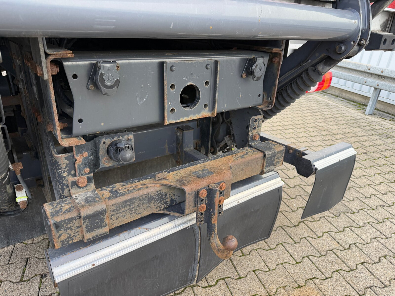 Mercedes-Benz Atego 1330 4x4 Atego 1330 4x4, Iso-Koffer mit Heizung, LBW - Skříňový nákladní auto: obrázok 4 Mercedes-Benz Atego 1330 4x4 Atego 1330 4x4, Iso-Koffer mit Heizung, LBW - Skříňový nákladní auto: obrázok 4