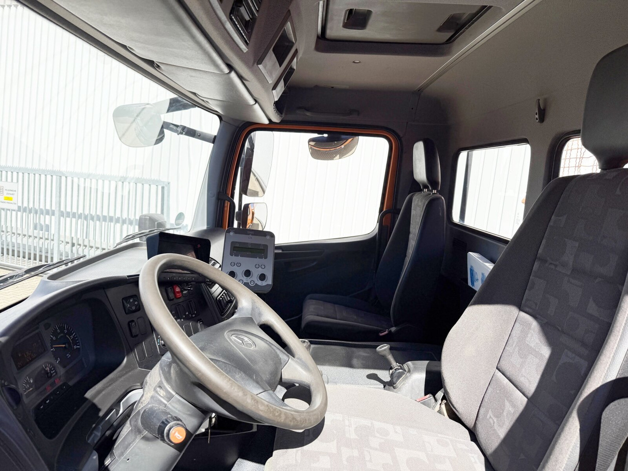 Mercedes-Benz Atego 1624 AK 4x4 Atego 1624 AK 4x4, Winterdienstausstattung - Sklápač: obrázok 3 Mercedes-Benz Atego 1624 AK 4x4 Atego 1624 AK 4x4, Winterdienstausstattung - Sklápač: obrázok 3